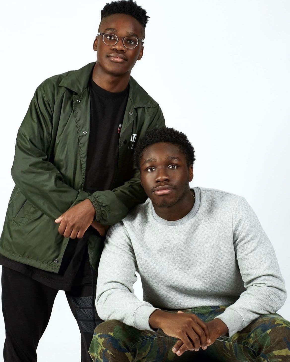 Egodi "Love" Ulinwa (rechts) und sein jüngerer Bruder, Liight (links)