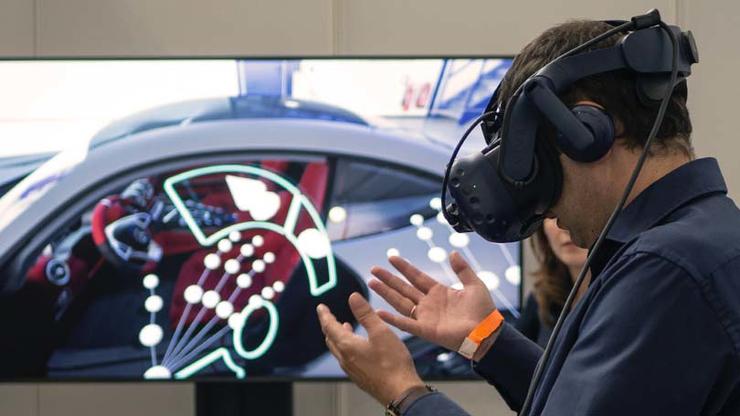 Man using VR simulation