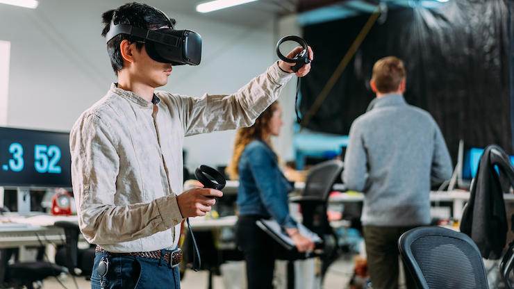7 tech trends in industrial VR training